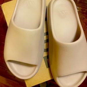 Yeezy Slide